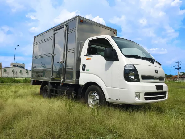 Dịch vụ thay Kính chắn gió xe tải KIA 1 tấn tận nơi